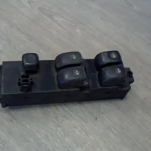 Ne maradj le MITSUBISHI GALANT 92.11-96.10 Ablakemelő kapcsoló pozíció független bontott alkatrész