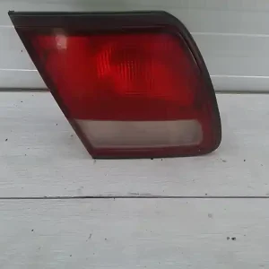 MITSUBISHI GALANT 92.11-96.10 Bal belső hátsó lámpa bontott alkatrész Szuper akció