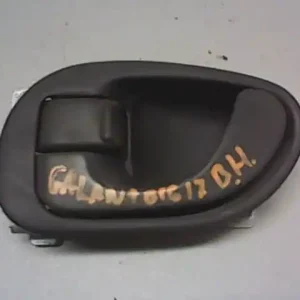 MITSUBISHI GALANT 92.11-96.10 Bal első belső kilincs bontott alkatrész Gyors szállítás