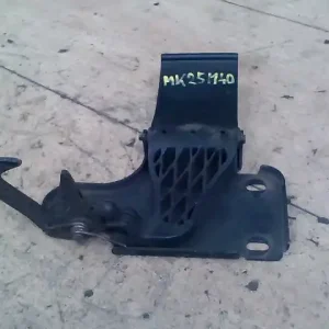 AUDI A8 2003.01.01-2010.02.28 Motorháztető biztonsági kampó bontott alkatrész Szuper akció