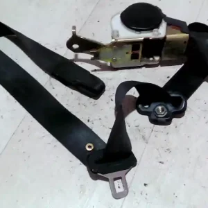 Vedd meg most BMW E36 89-00 Jobb első biztonsági öv bontott alkatrész