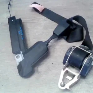 BMW E36 89-00 Jobb első biztonsági öv övfeszítővel 3 ajtós bontott alkatrész Legkelendőbb