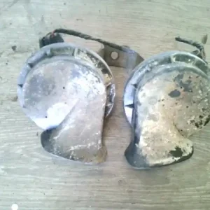 Biztonságos vásárlás BMW E36 89-00 Kürt duda bontott alkatrész