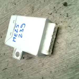 Legnépszerűbb BMW E65 02.09.01-08.09.30 Vezérlőegység csomagtérajtó nyitás-záráshoz bontott alkatrész