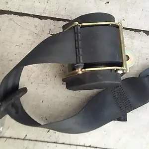 Legjobb ár DACIA LOGAN 04.11-08.06 Hátsó középső biztonsági öv bontott alkatrész