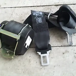 Azonnali szállítás DACIA Sandero Stepway 2017.01.01- Hátsó középső biztonsági öv bontott alkatrész