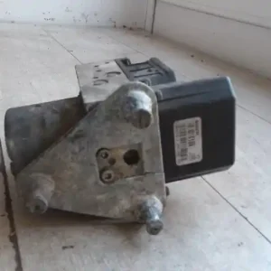 Utolsó esély MERCEDES VITO 96- Abs kocka2.2d bontott alkatrész