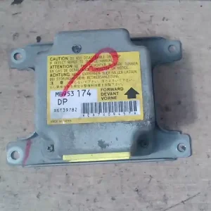 Végkiárusítás MITSUBISHI LANCER 96-98 Légzsák vezérlőegység bontott alkatrész