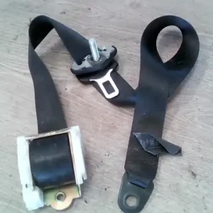 Legkelendőbb OPEL ASTRA F 94-02 Jobb első biztonsági öv bontott alkatrész