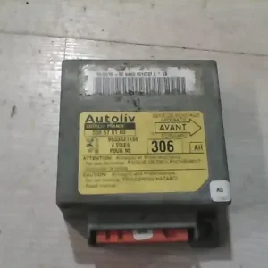 Csak ma OPEL CORSA A 90-93 Légzsák vezérlőegység bontott alkatrész