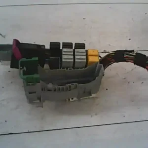 OPEL CORSA C 00-06 Relé csatlakozórelétartó bontott alkatrész Rendeld meg most