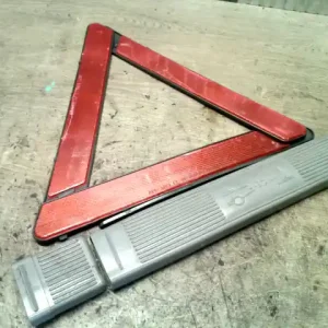 PEUGEOT 206 Elakadásjelző háromszög bontott alkatrész Ajánlat