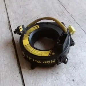 Vedd meg most TOYOTA AVENSIS 01-03 Légzsák átvezető szalagkábel bontott alkatrész