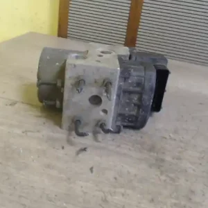 Outlet TOYOTA AVENSIS 97-00 Abs kockabontott alkatrész