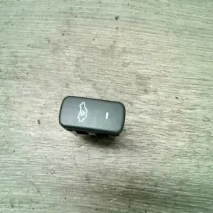 Kiárusítás VOLVO V40 Riasztó kapcsoló bontott alkatrész