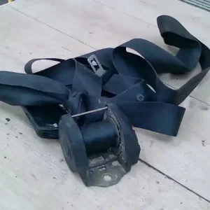 Ingyenes szállítás VW JETTA I. Bal első biztonsági öv bontott alkatrész