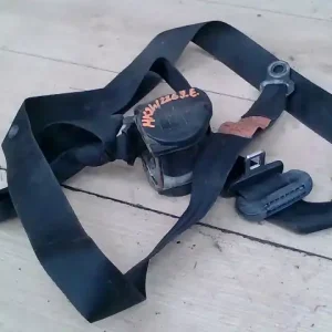 Legkelendőbb VW JETTA I. Jobb első biztonsági öv bontott alkatrész