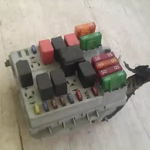 ALFA ROMEO 147 00.10-04.10 Biztosítéktábla bcm bsi bsm sam gem modul1.6i bontott alkatrész Azonnal elérhető