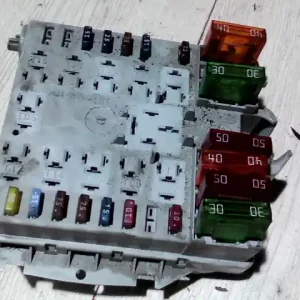 ALFA ROMEO 147 00.10-04.10 Biztosítéktábla bcm bsi bsm sam gem modul motortér 1.6i bontott alkatrész Árengedmény