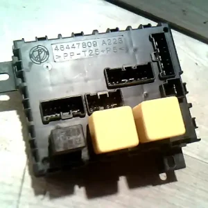 Outlet ALFA ROMEO 156 97-03 Biztosítéktábla bcm bsi bsm sam gem modul utastér 1.9 jtdbontott alkatrész