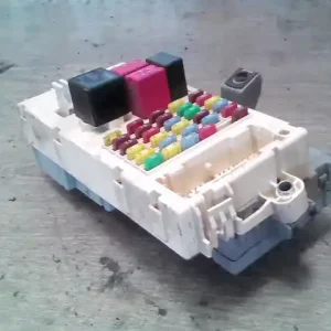 ALFA ROMEO GT Biztosítéktábla bcm bsi bsm sam gem modulbontott alkatrész Akció