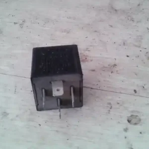 Azonnal elérhető AUDI 80 91-94 Relé bontott alkatrész