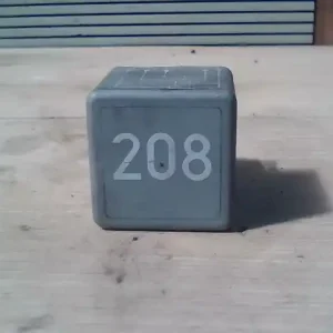 Nézd meg most AUDI A4 94-98 Relé 208 bontott alkatrész