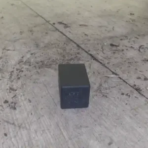 AUDI A4 94-98 Ablaktörlő relé bontott alkatrész Szuper ajánlat