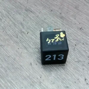 Biztonságos fizetés AUDI A4 94-98 Relé 1.6 benzin bontott alkatrész