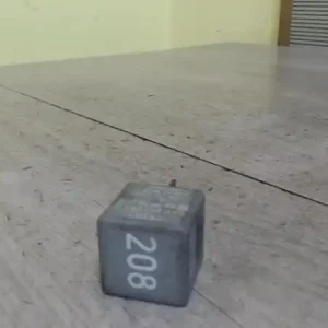 AUDI A4 94-98 Relé bontott alkatrész Olcsóbb