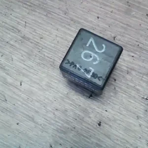 Utolsó esély AUDI A4 98-01 Relé bontott alkatrész