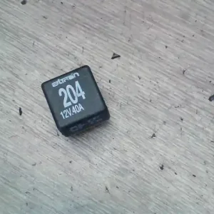 Bestseller AUDI A4 98-01 Relé bontott alkatrész