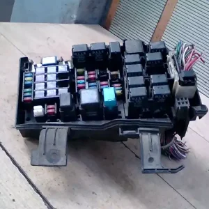 AUDI A6 2014.10.01-18.05.31 Biztosítéktábla bcm bsi bsm sam gem modul motortér 2.0d bontott alkatrész Vedd meg most