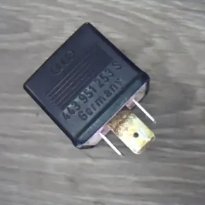 Prémium AUDI A6 94-97 Relé 2.6i bontott alkatrész