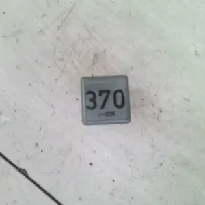 Kedvezményes ár AUDI A6 97-04 Relé bontott alkatrész