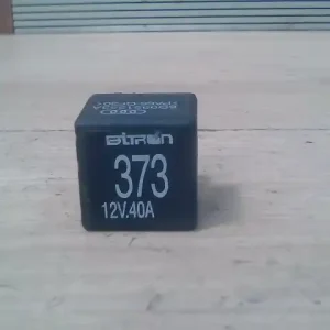 Ne maradj le AUDI A6 97-04 Relé 373 bontott alkatrész