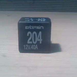 Kedvezmény AUDI A6 97-04 Relé 2.5tdi bontott alkatrész