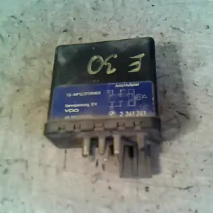 Népszerű BMW E30 81-94 Relé bontott alkatrész