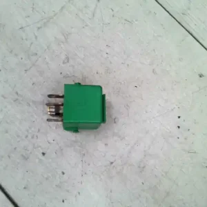 Népszerű BMW E36 89-00 Relé bontott alkatrész