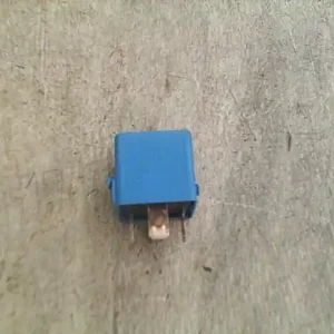 BMW E36 89-00 Relé bontott alkatrész Árcsökkenés