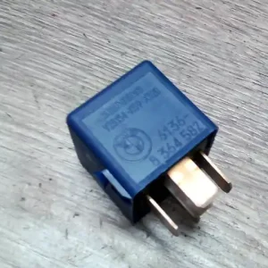 Alacsony ár BMW E36 89-00 Relé 1.6i kék bontott alkatrész
