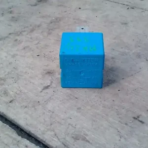 Újdonság BMW E36 89-00 Relé bontott alkatrész