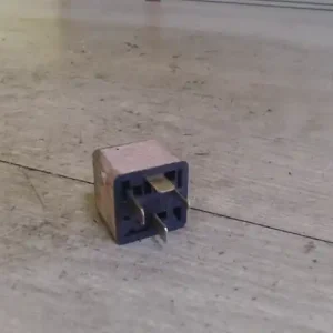 BMW E39 95-03 Relé bontott alkatrész Outlet