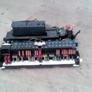 BMW E46 98-05 Biztosítéktábla bcm bsi bsm sam gem modulbontott alkatrész Bestseller