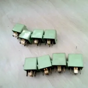 Biztonságos fizetés BMW E39 95-03 Relé bontott alkatrész