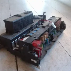 BMW E46 98-05 Biztosítéktábla bcm bsi bsm sam gem modul utastér 1.9i bontott alkatrész Vedd meg online