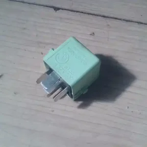 BMW E46 98-05 Relé bontott alkatrész Különleges ajánlat