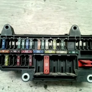 Újdonság BMW E65 02.09.01-08.09.30 Biztosítéktábla bcm bsi bsm sam gem modul csomagtér bontott alkatrész