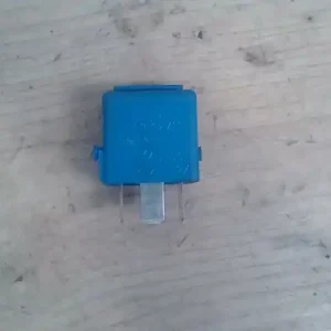 BMW E65 02.09.01-08.09.30 Relé bontott alkatrész Árcsökkenés