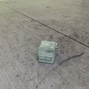 BMW E65 02.09.01-08.09.30 Relé bontott alkatrész Legnépszerűbb